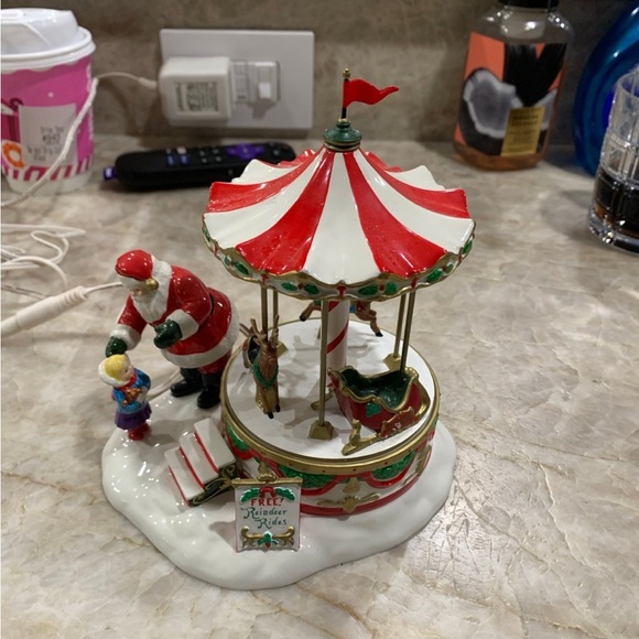 Dept 56 Santa Comes to Town 2004